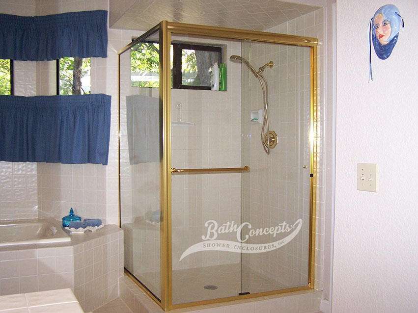 13 Frameless traditional sliding enclosure and a return panel with 1 towel bar 1 knob CLEAR GLASS GOLD HARDWARE 372 - 1072